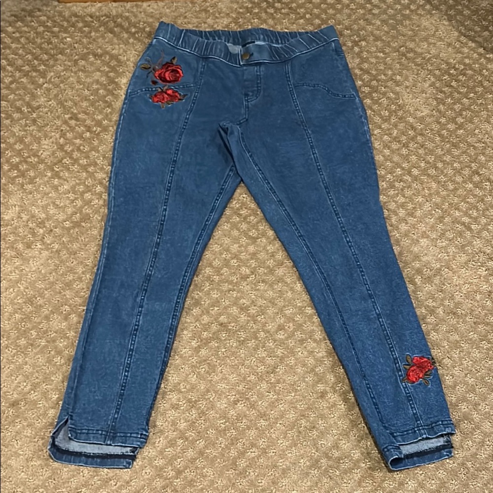 Hue Women’s Blue Denim and Red Floral Embroidered Jeggings Size Small/Waist 26 - Picture 2 of 9